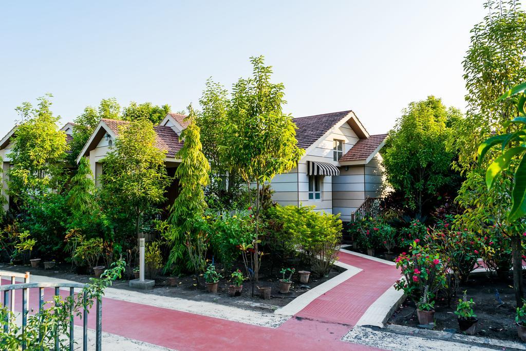 Amidhara Resort Sasan Gir Exteriör bild